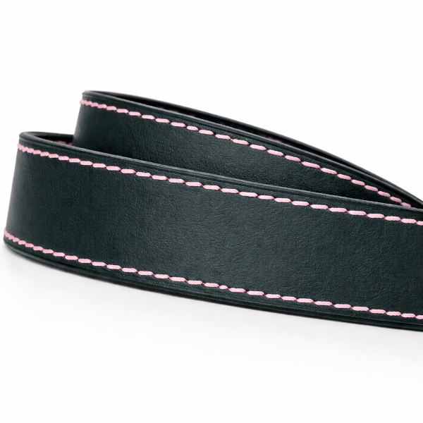 Ceinture en cuir pleine fleur vert foncé pour femme/homme, piqûre décorative rose, largeur 30 mm, boucle laiton satiné. Fabrication artisanale. Roulée.