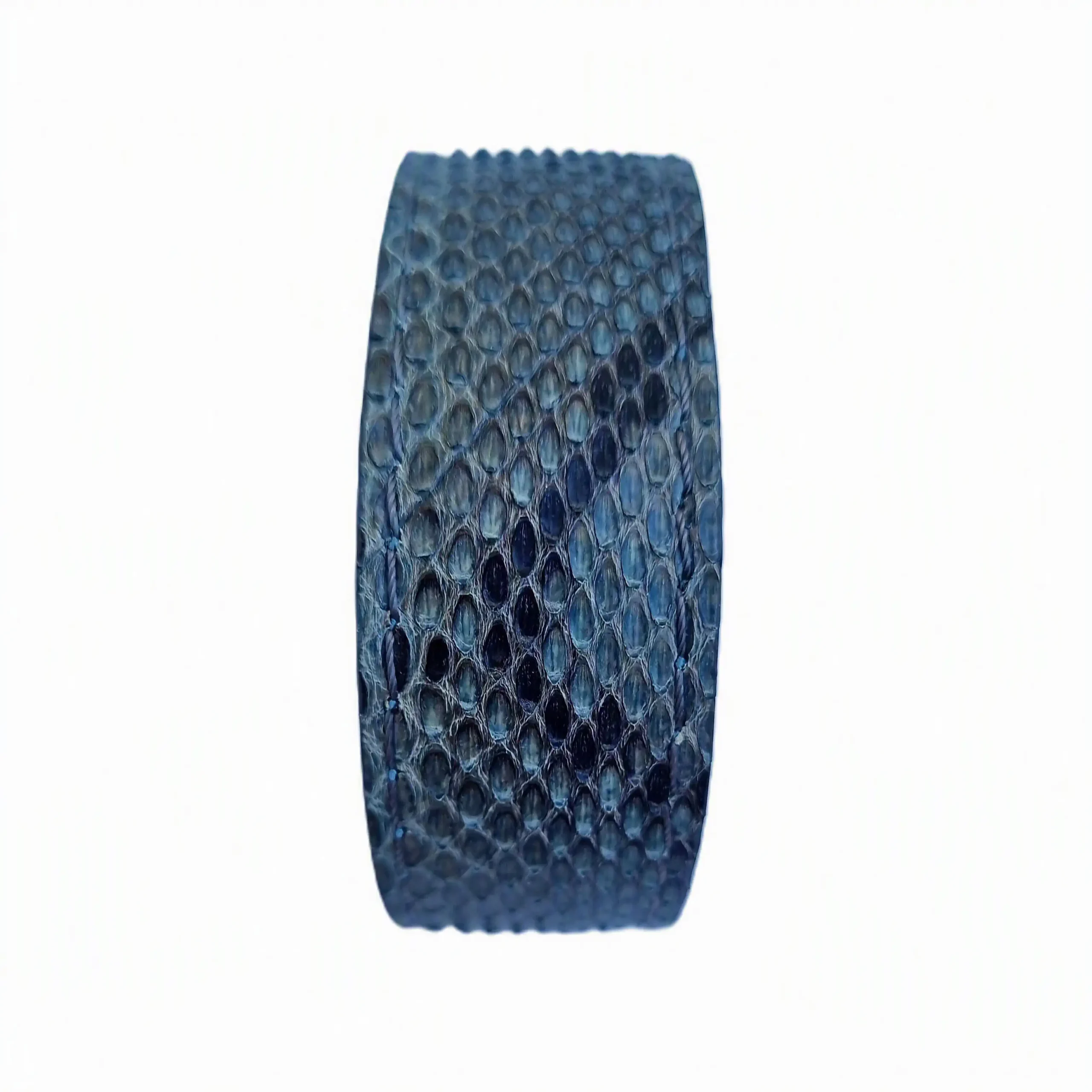 Bracelet en python gris-bleu et noir doublé cuir bleu ciel. Vue de face.